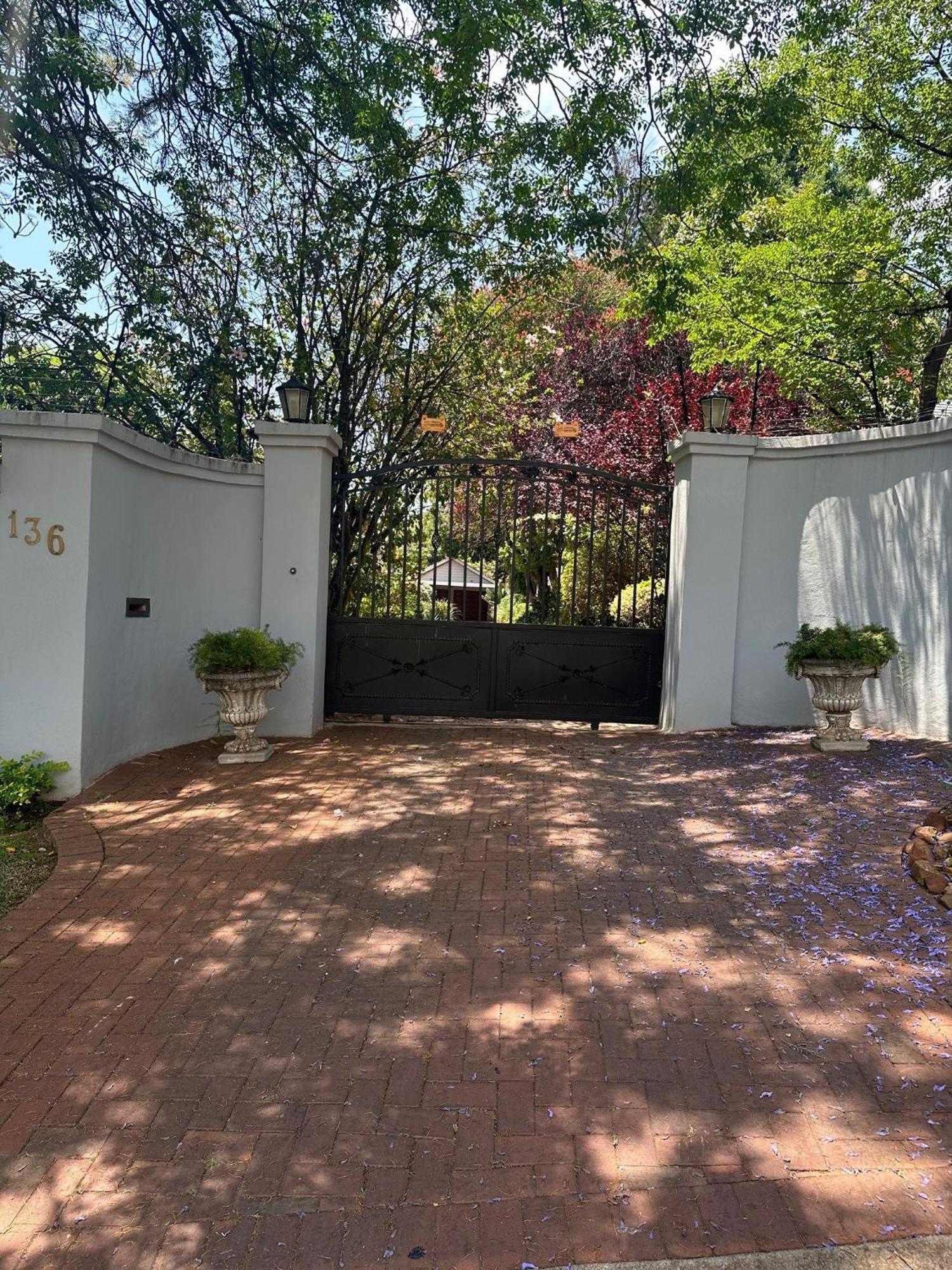 Bagley Terrace 136 Cottage Йоханесбург Екстериор снимка