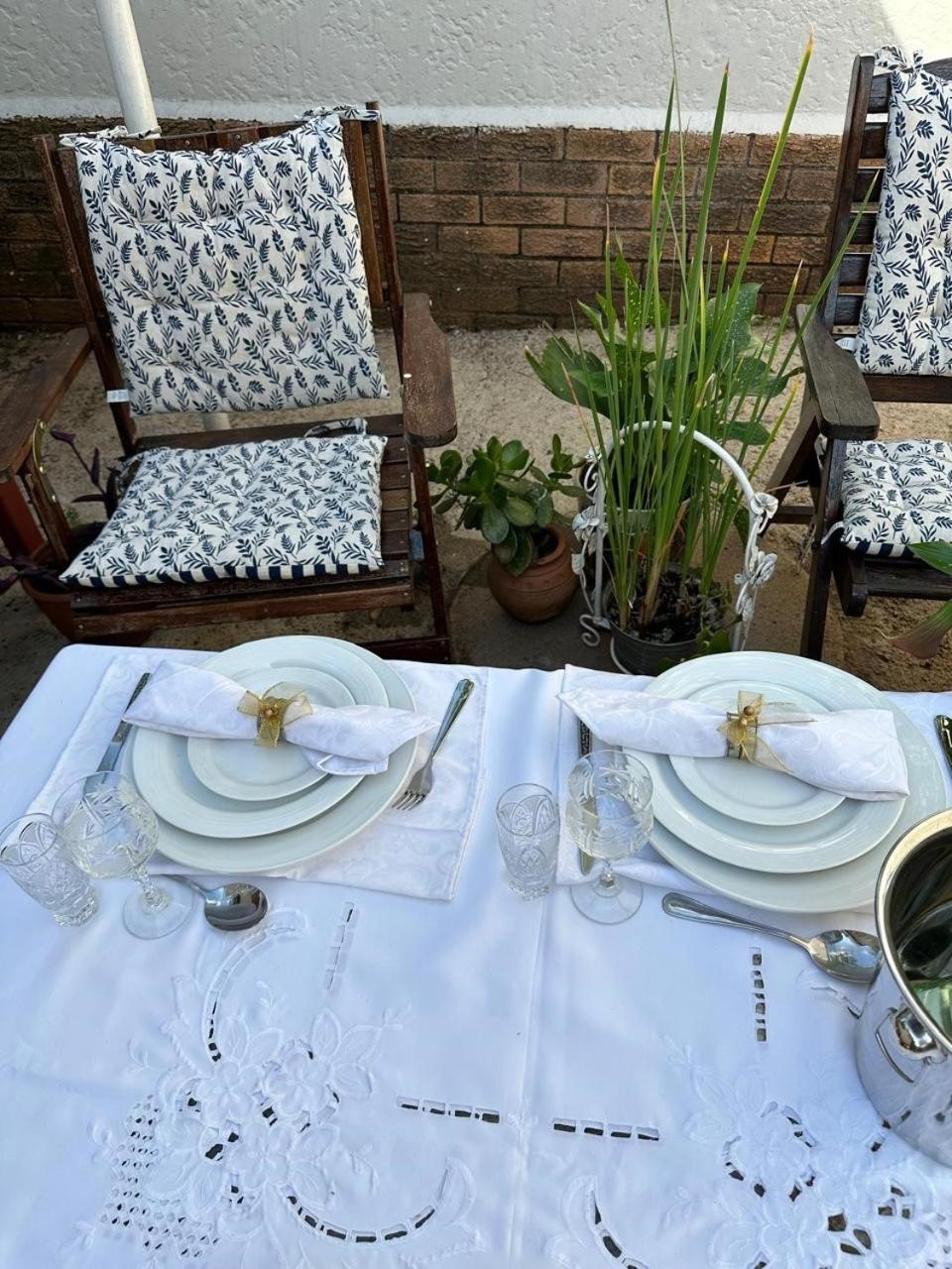 Bagley Terrace 136 Cottage Йоханесбург Екстериор снимка