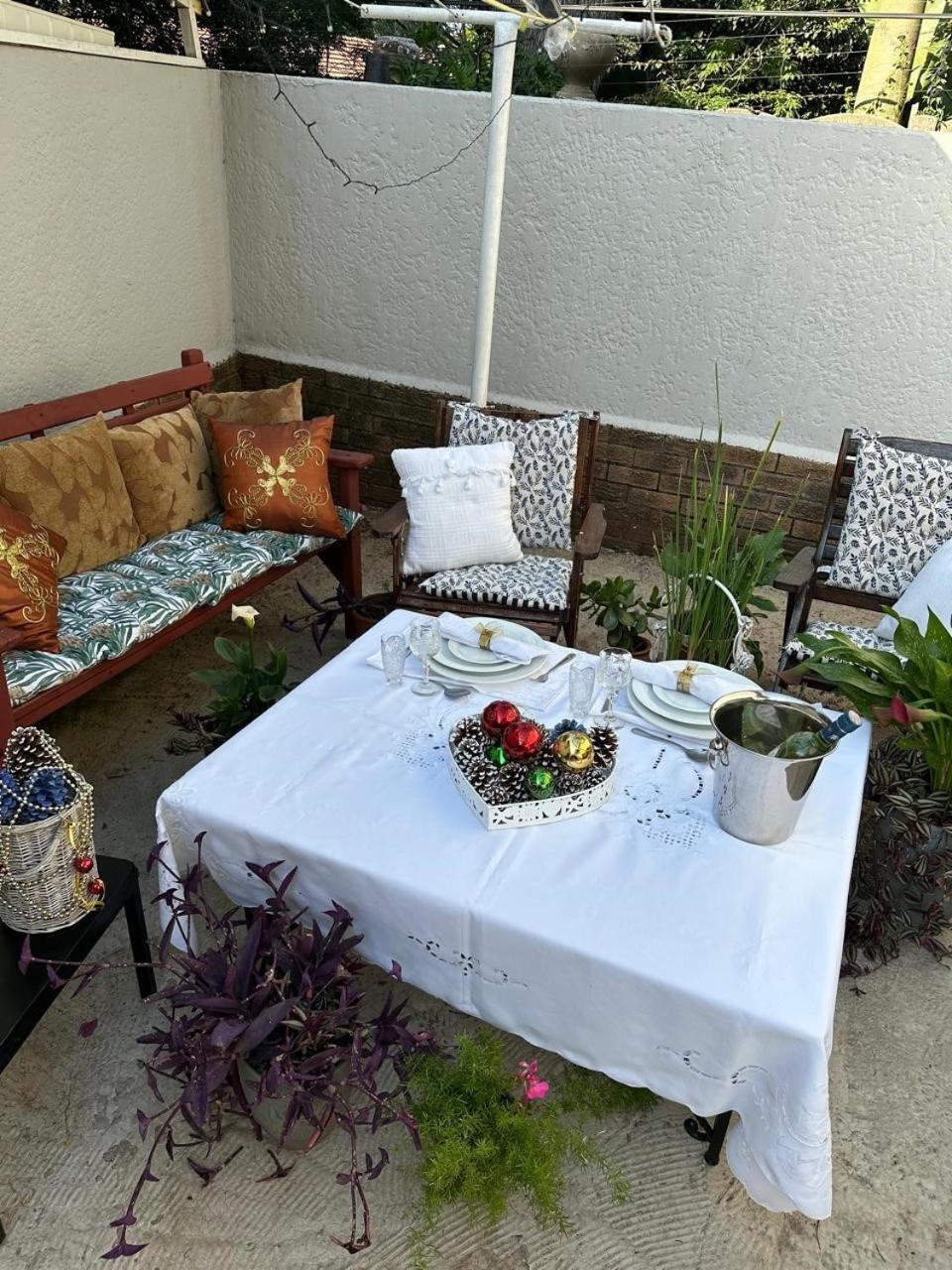 Bagley Terrace 136 Cottage Йоханесбург Екстериор снимка