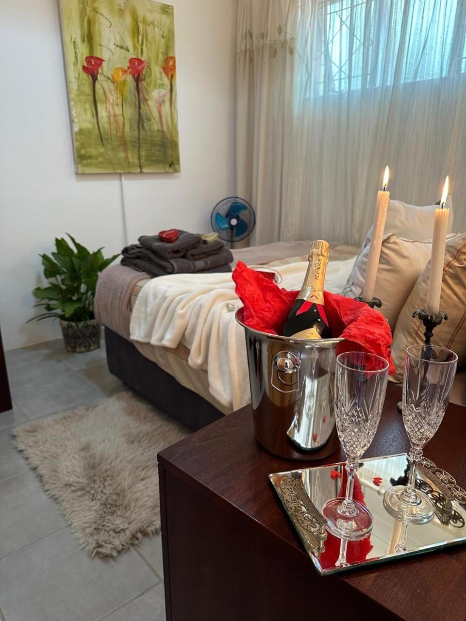 Bagley Terrace 136 Cottage Йоханесбург Екстериор снимка